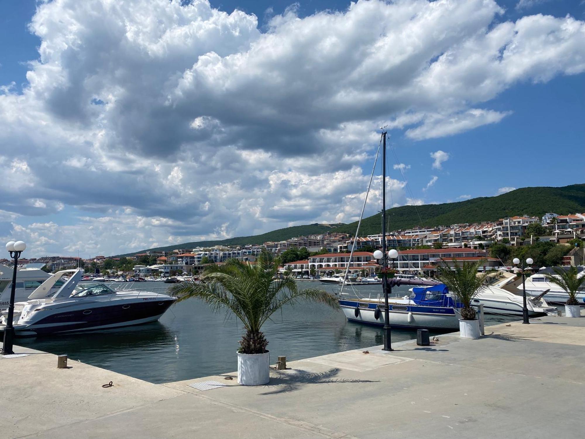 Marina Bay 22 Apartment Sveti Vlas Buitenkant foto